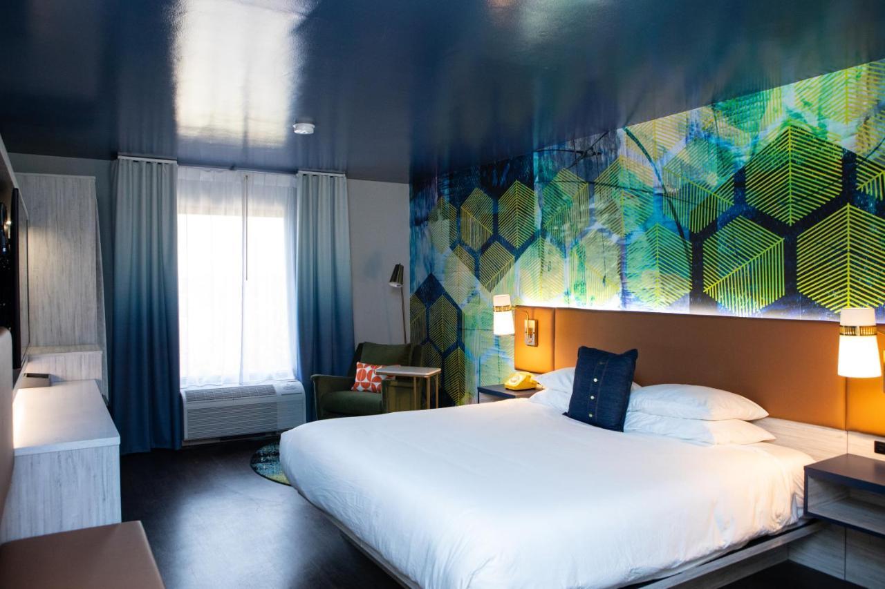 Hotel Denim Greensboro Esterno foto