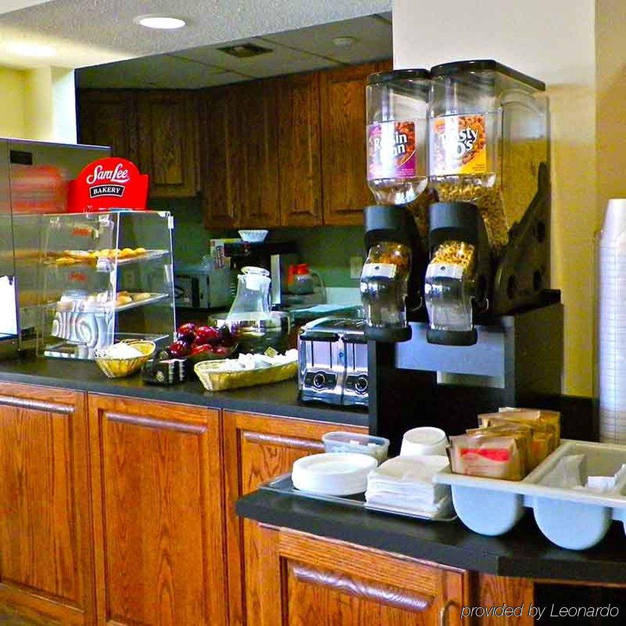 Hotel Denim Greensboro Esterno foto