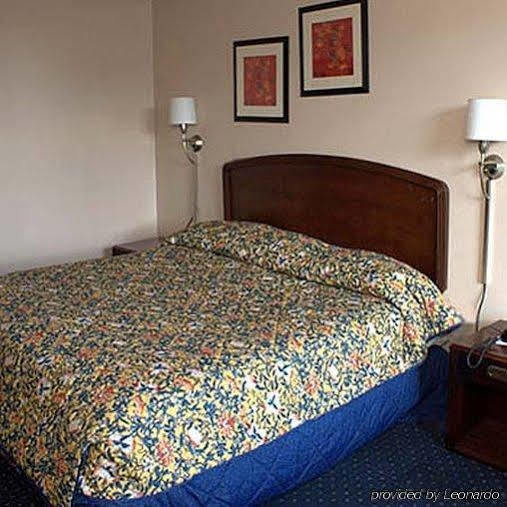 Hotel Denim Greensboro Esterno foto